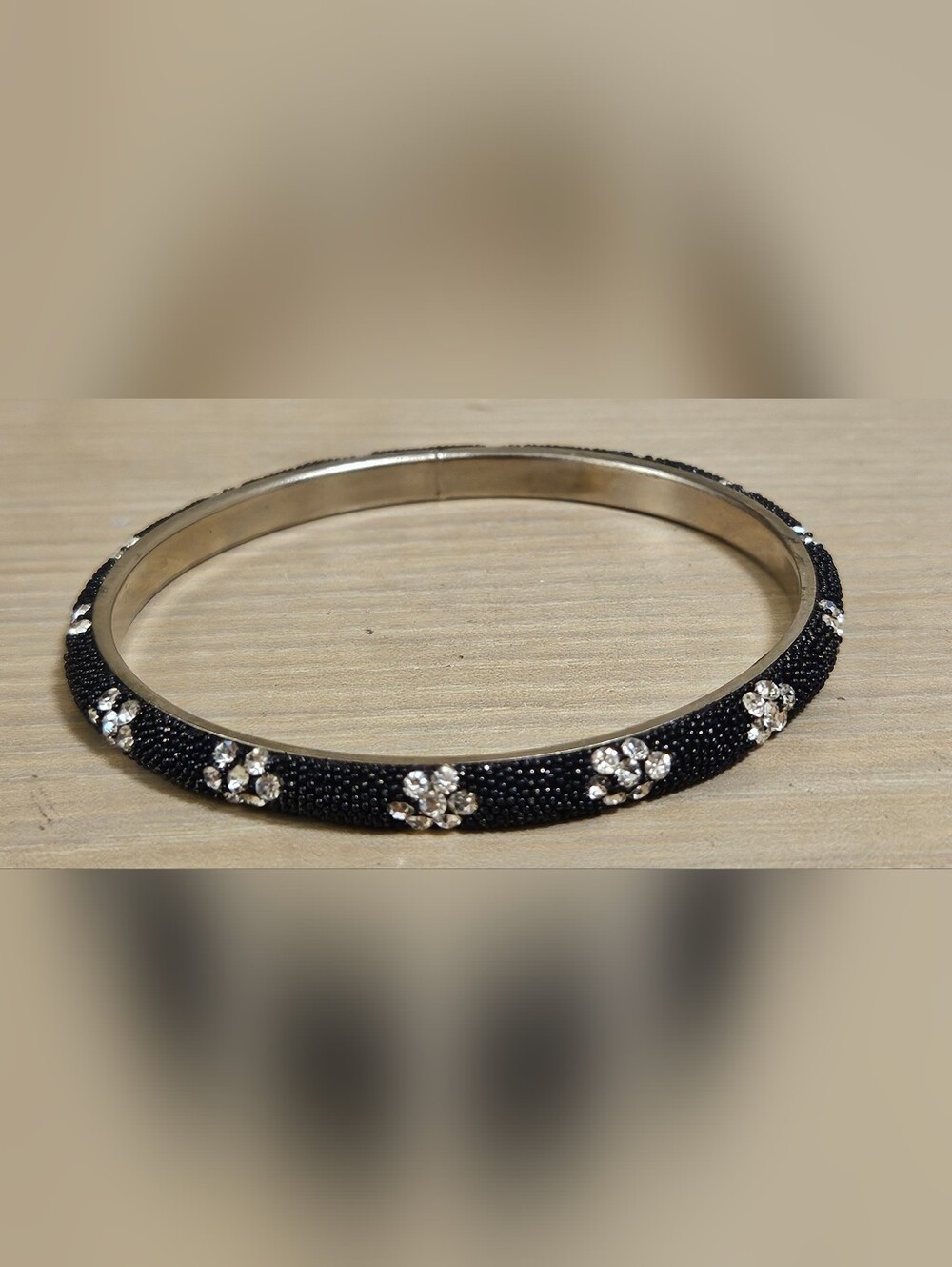 VINTAGE SILVER TONE FLOWER MOTIF RHINESTONES BLACK SPARKLY BANGLE BRACELET